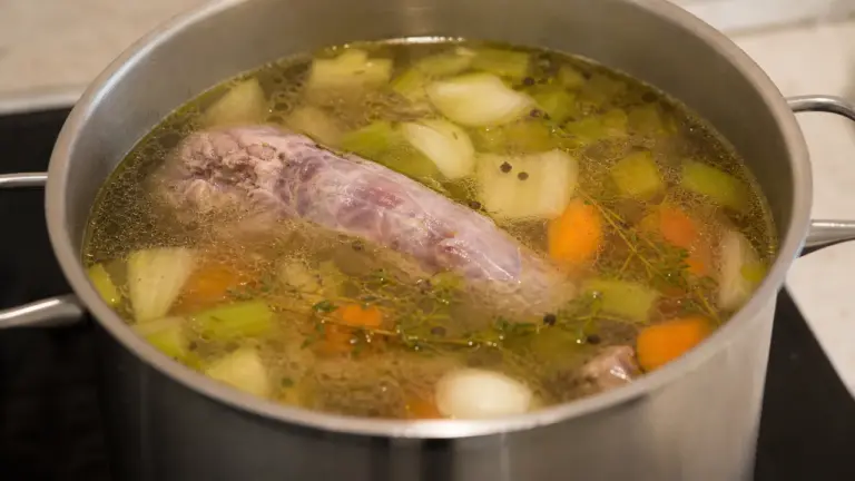 Cou de dinde en cocotte avec légumes